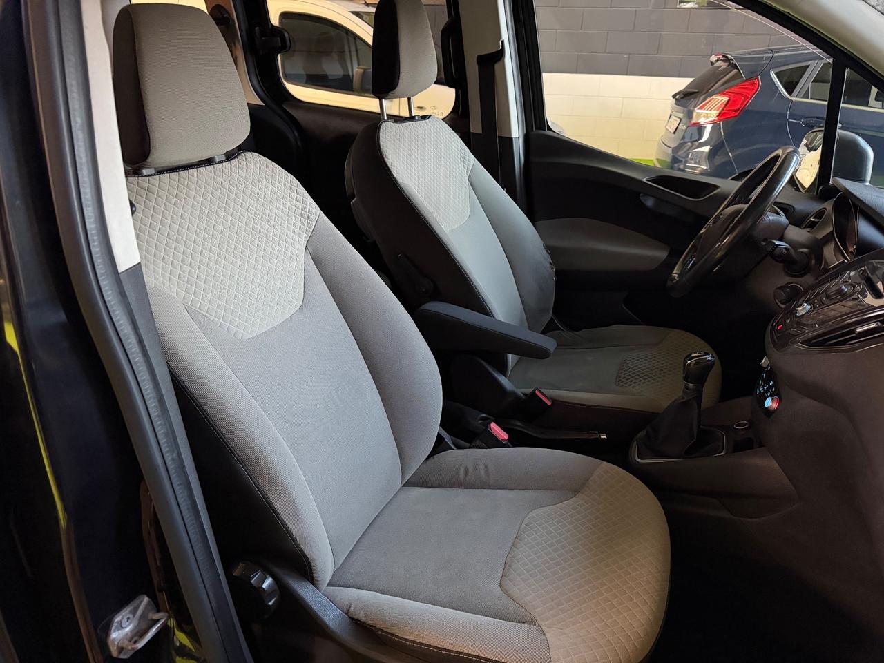 Ford Tourneo Courier 1.6 TDCI 95 CV Titanium -5posti-