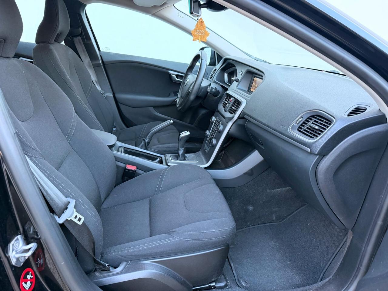 VOLVO V40 2.0 DIESEL D2 EURO6B