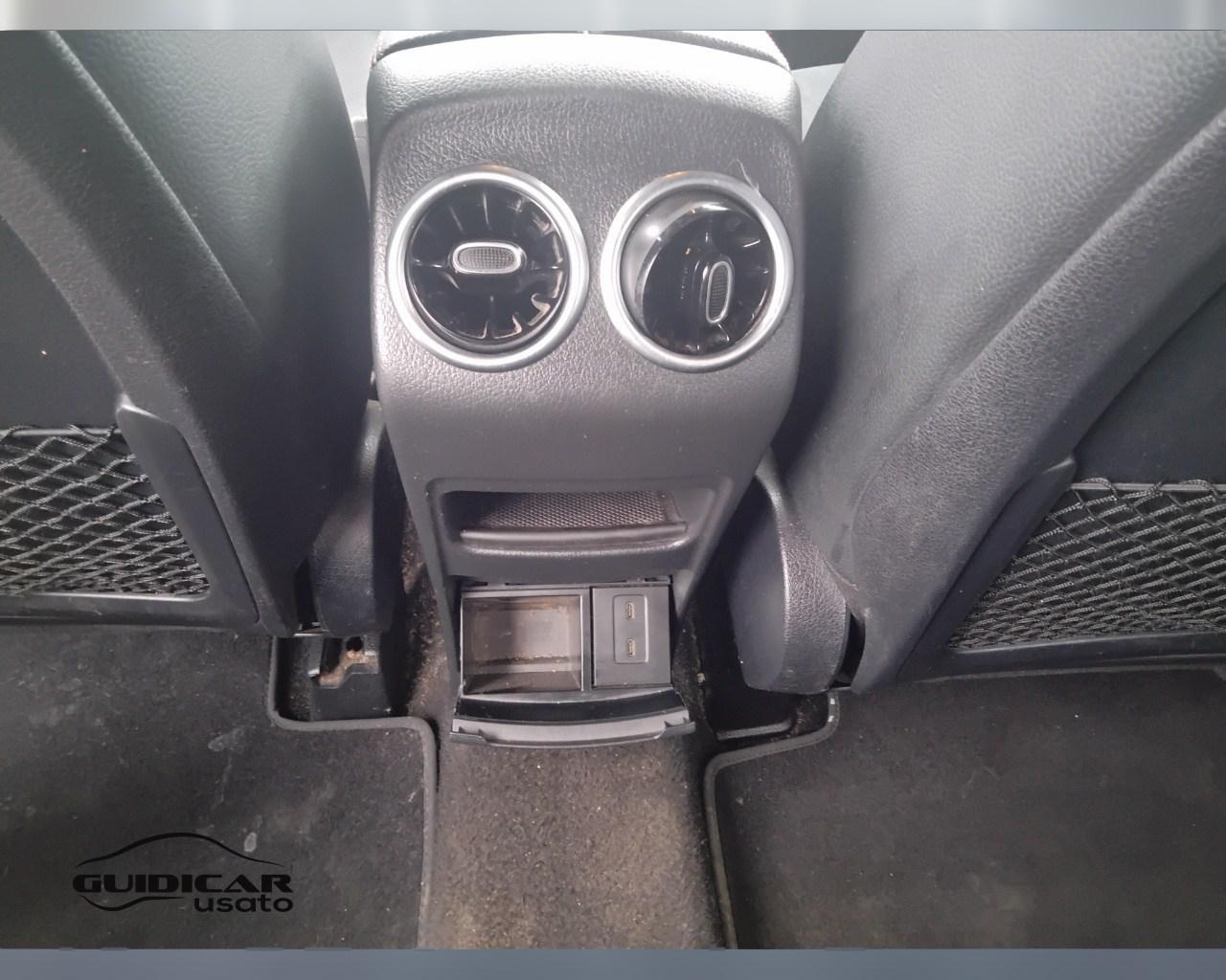 Mercedes-Benz GLB - X247 2019 - GLB 200 d Premium auto