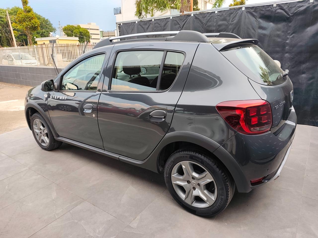 Dacia Sandero Stepway 1.0 BENZINA E GPL DI SERIE