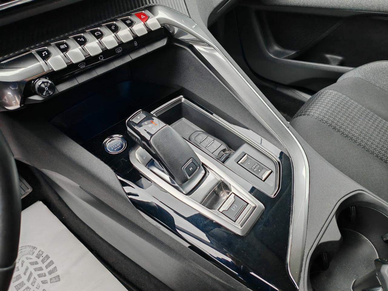 Peugeot 3008 1.5BlueHDi navig led cruise 2021