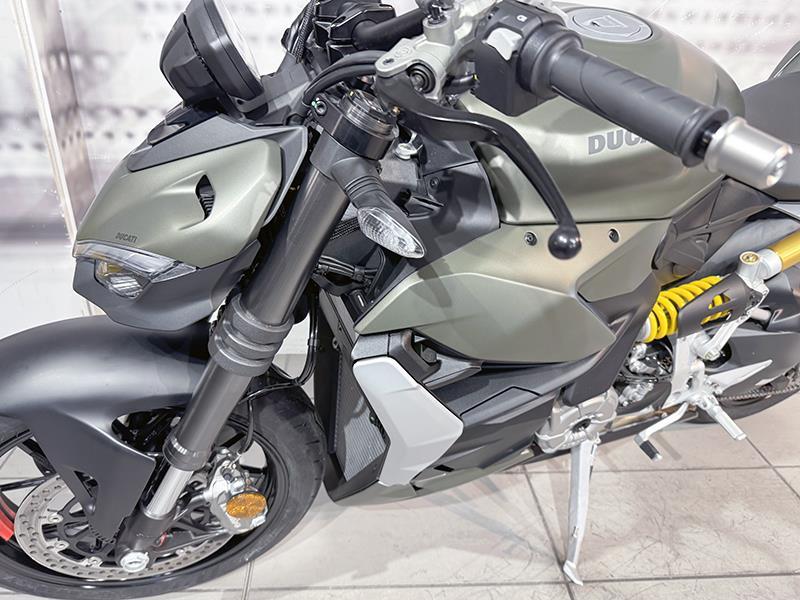 Ducati Streetfighter V2