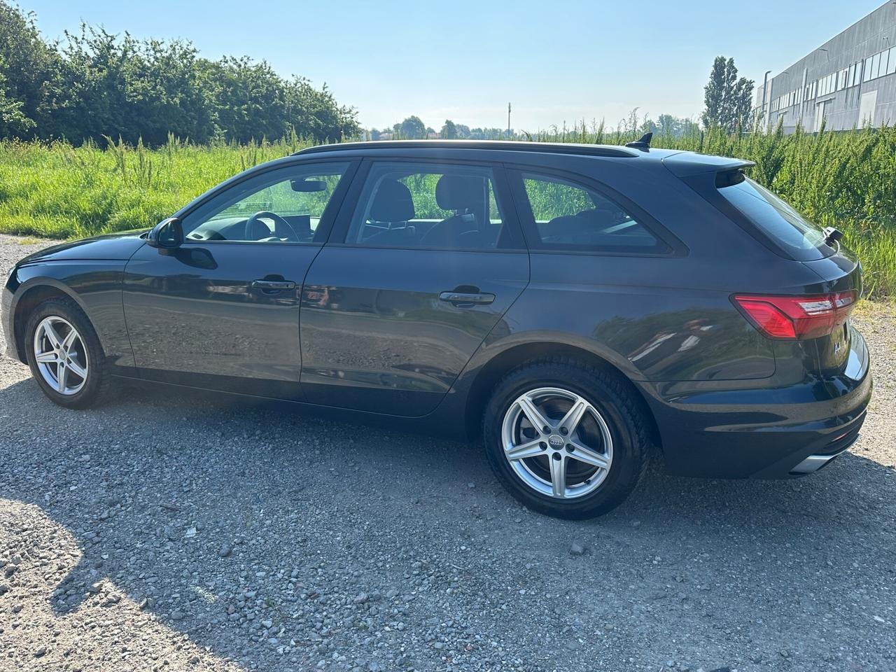 Audi A4 Avant 40 TDI quattro S tronic Business Advanced