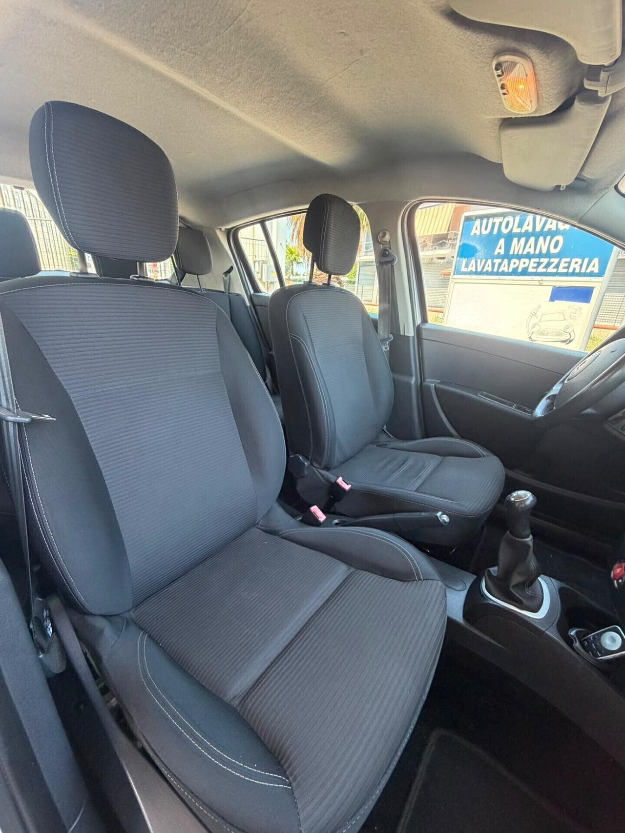 Renault Clio 1.2 16V 5 porte Dynamique