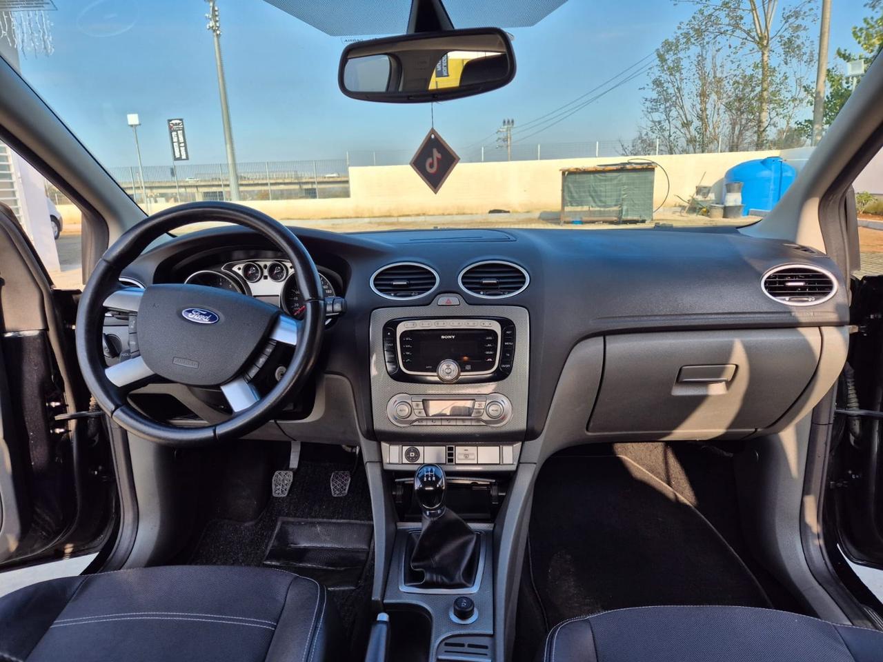 Ford Focus 2.0 (145CV) 5p. GPL TITANIUM