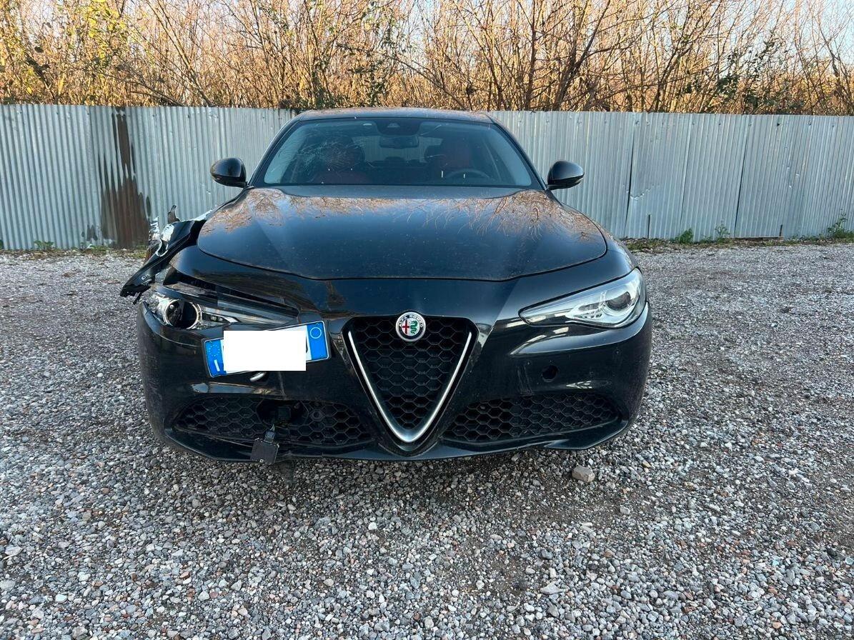 Alfa Romeo Giulia 2.2 Turbodiesel 180 CV AT8 Business Sport Launch Ed.