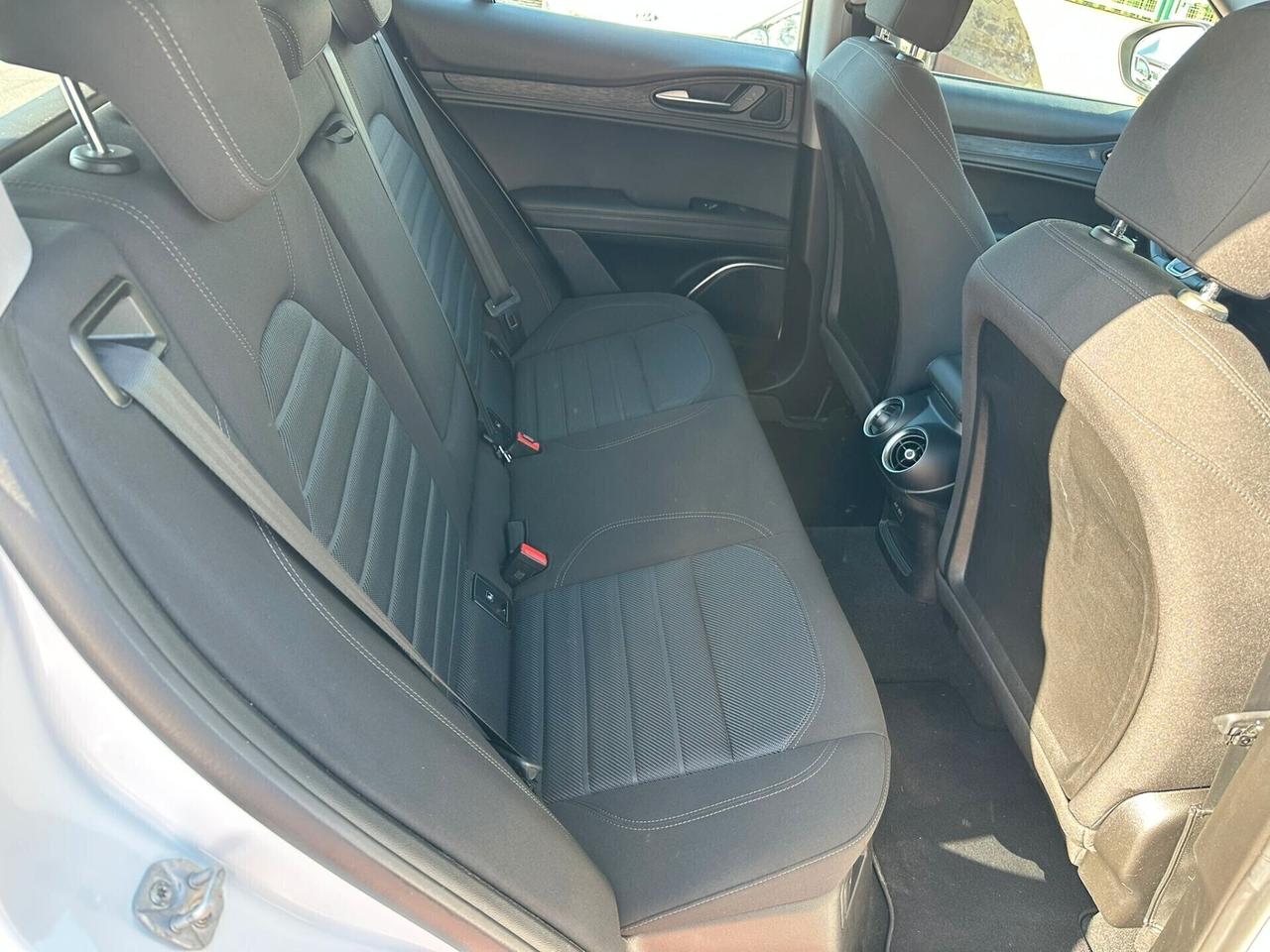 Alfa Romeo Stelvio diesel p.a.r.i.-a.l.-n.u.o.v.o.