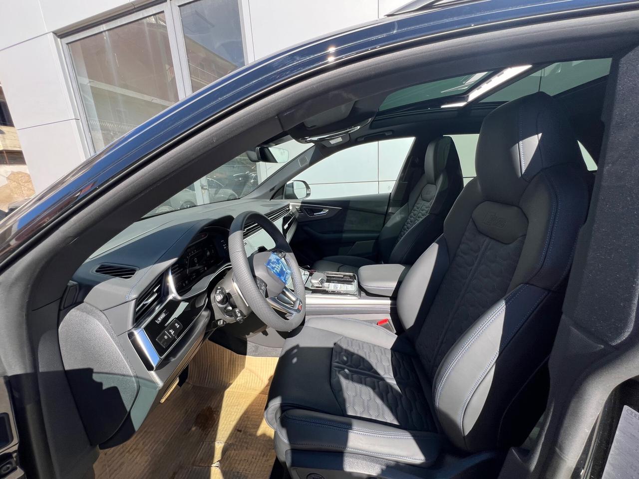 Audi RSQ8 performance possibilità noleggio no scoring
