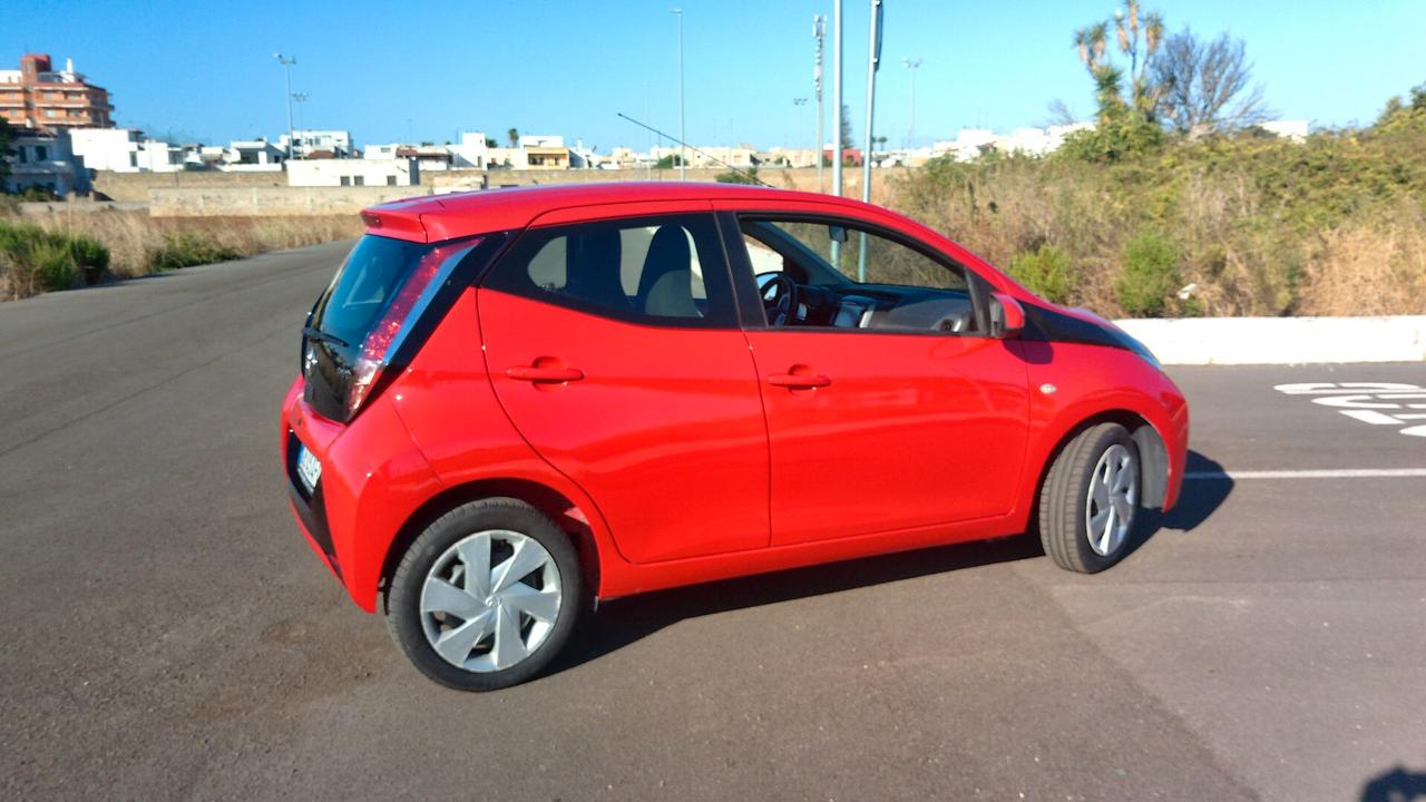 Toyota Aygo 1.0 VVT-i 69 CV 5 porte x-cool TSS