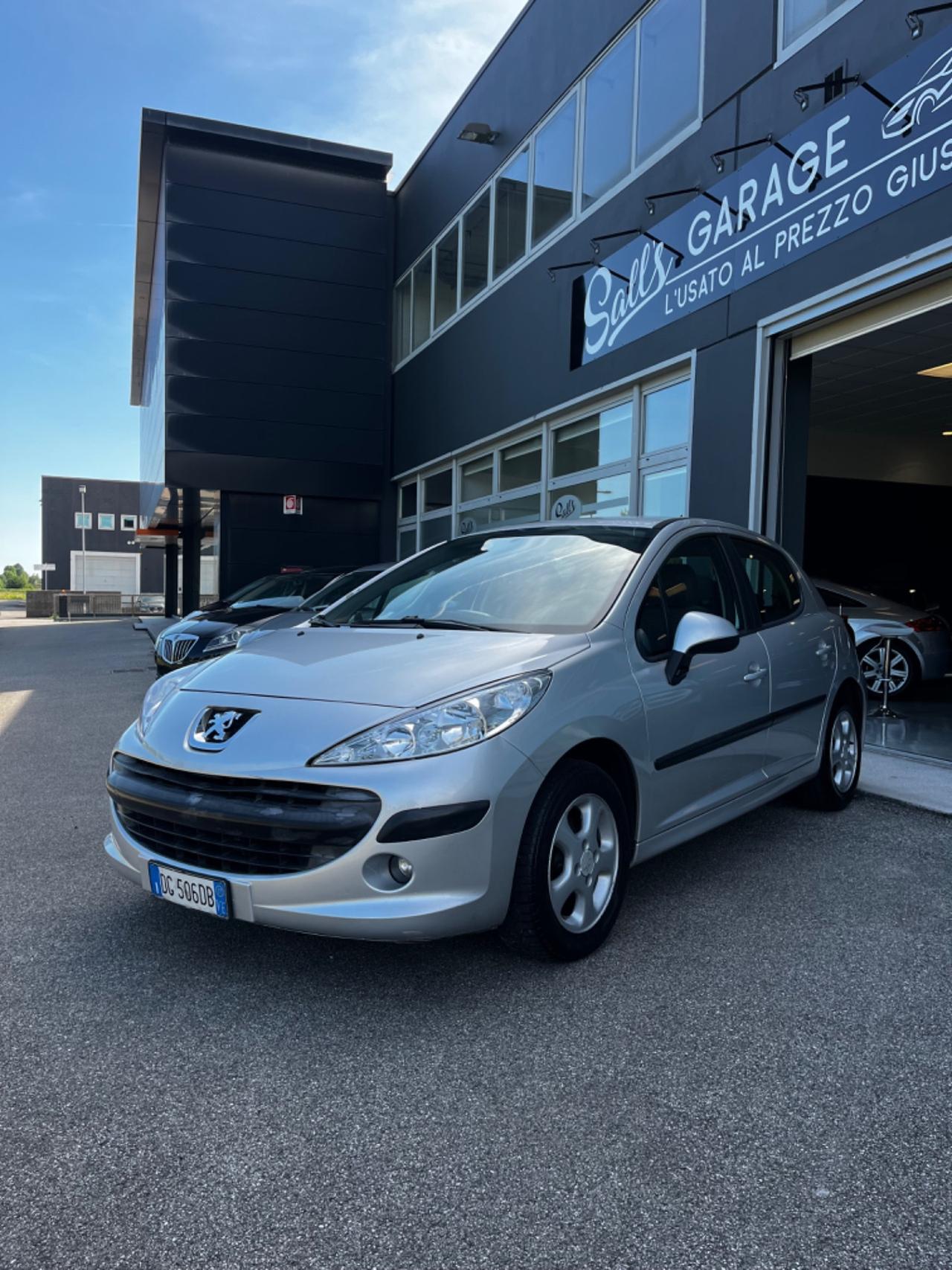 Peugeot 207 1.4 HDi 70CV Neopatentati