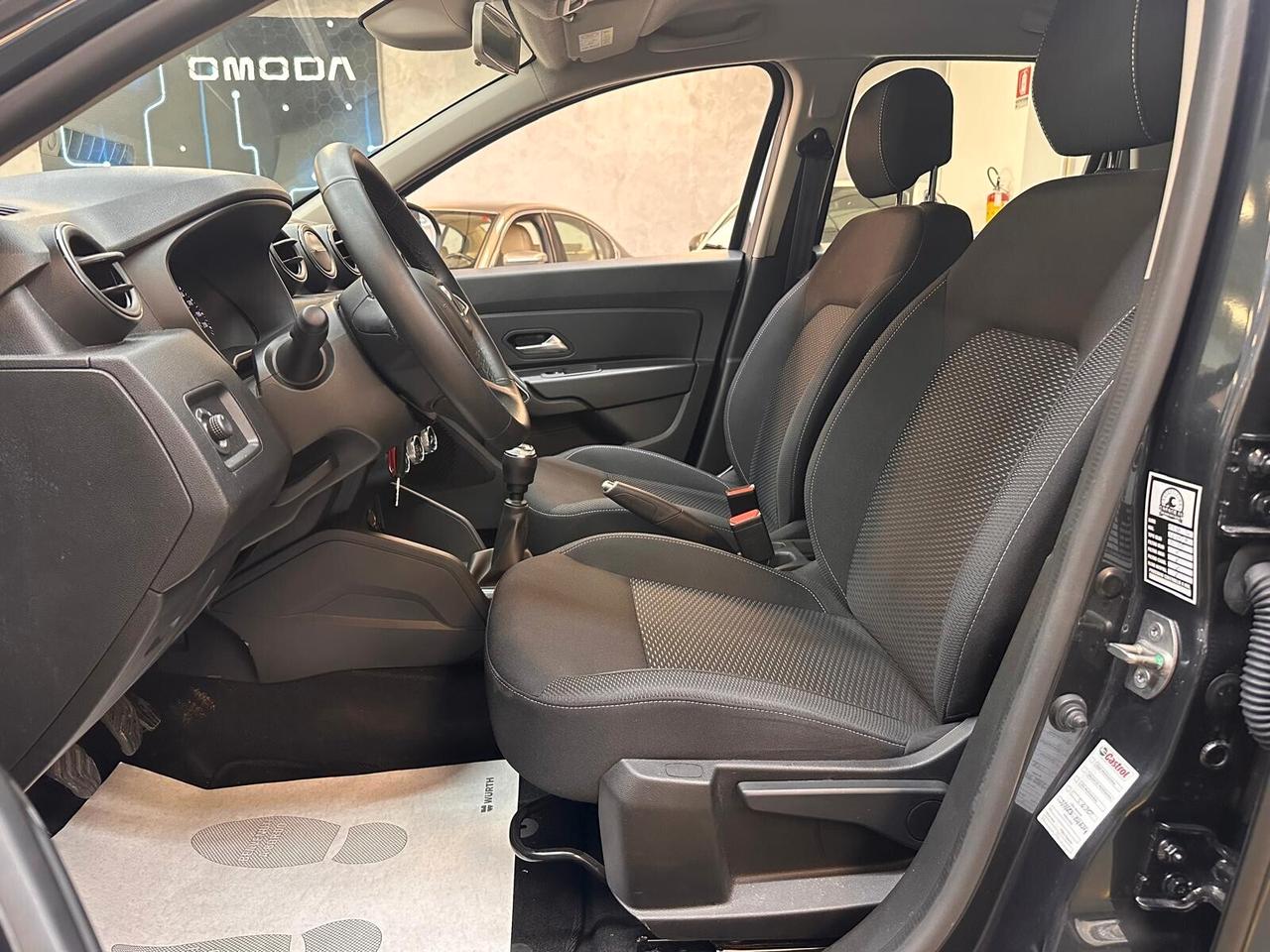 Dacia Duster 1.5 blue dci Comfort 4x2 s *30.000 KM * TAGLIANDI UFFICIALI*
