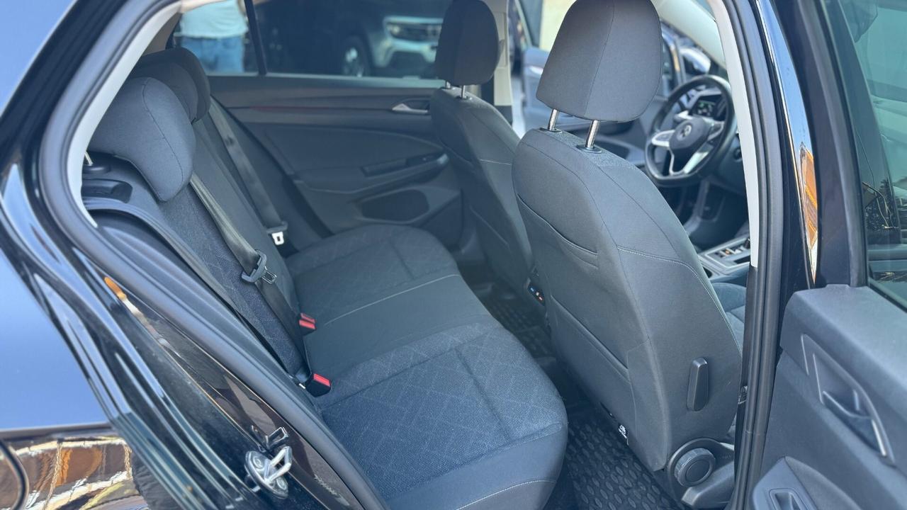Volkswagen Golf 2.0 TDI 115 CV SCR Life neopatentati