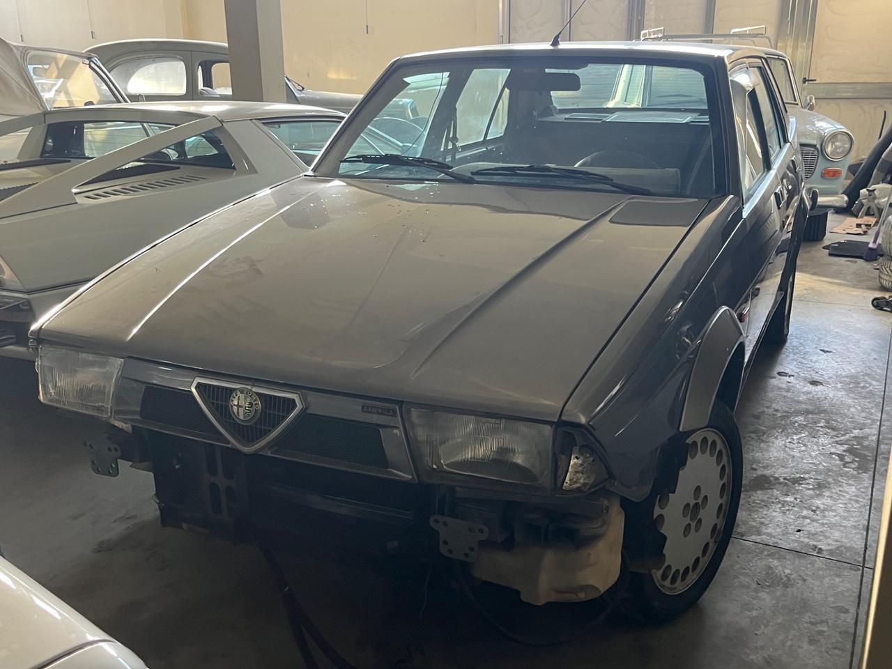 Alfa Romeo 75 Turbo SENZA MOTORE