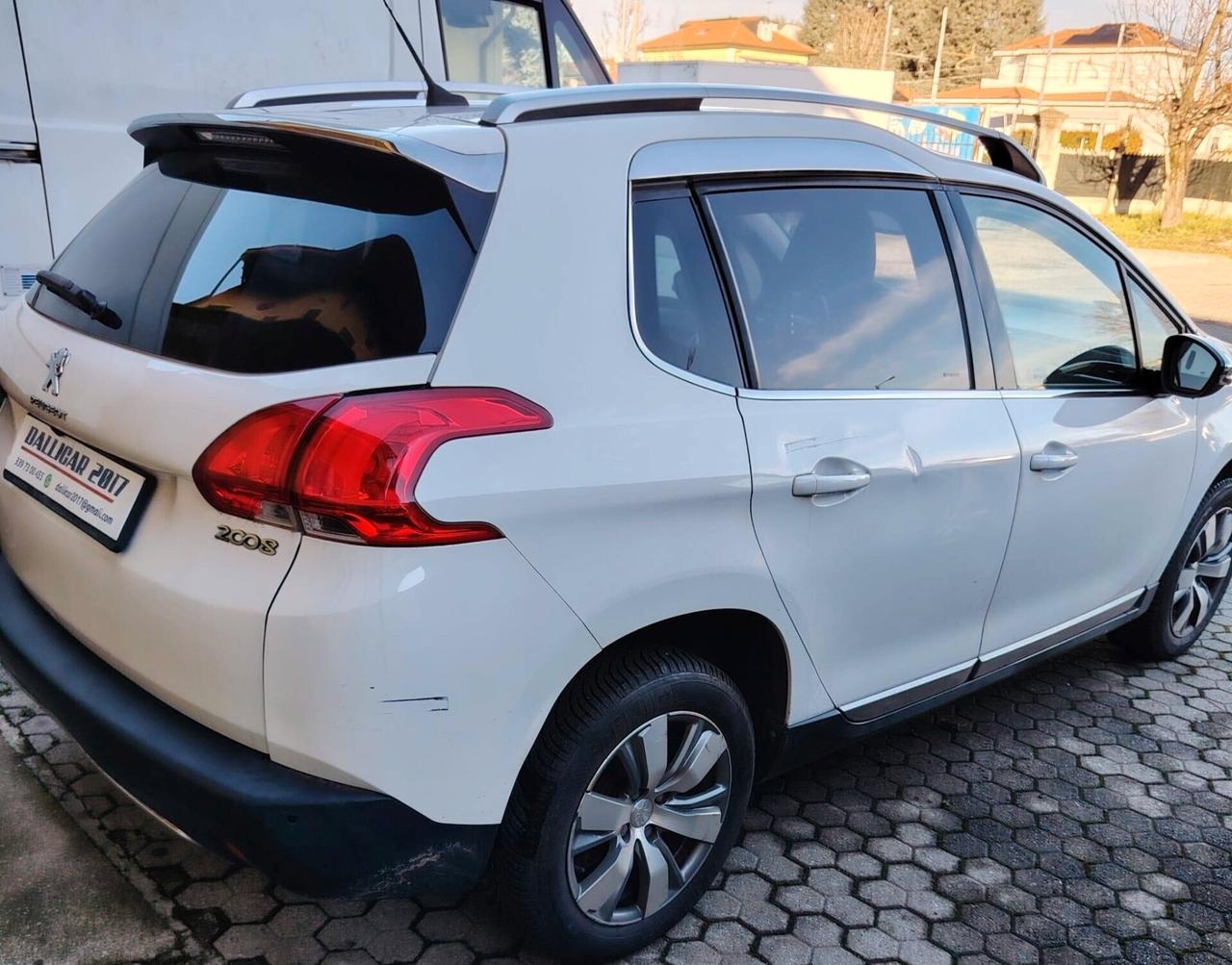 Peugeot 2008 1.2 VTi 82CV Allure