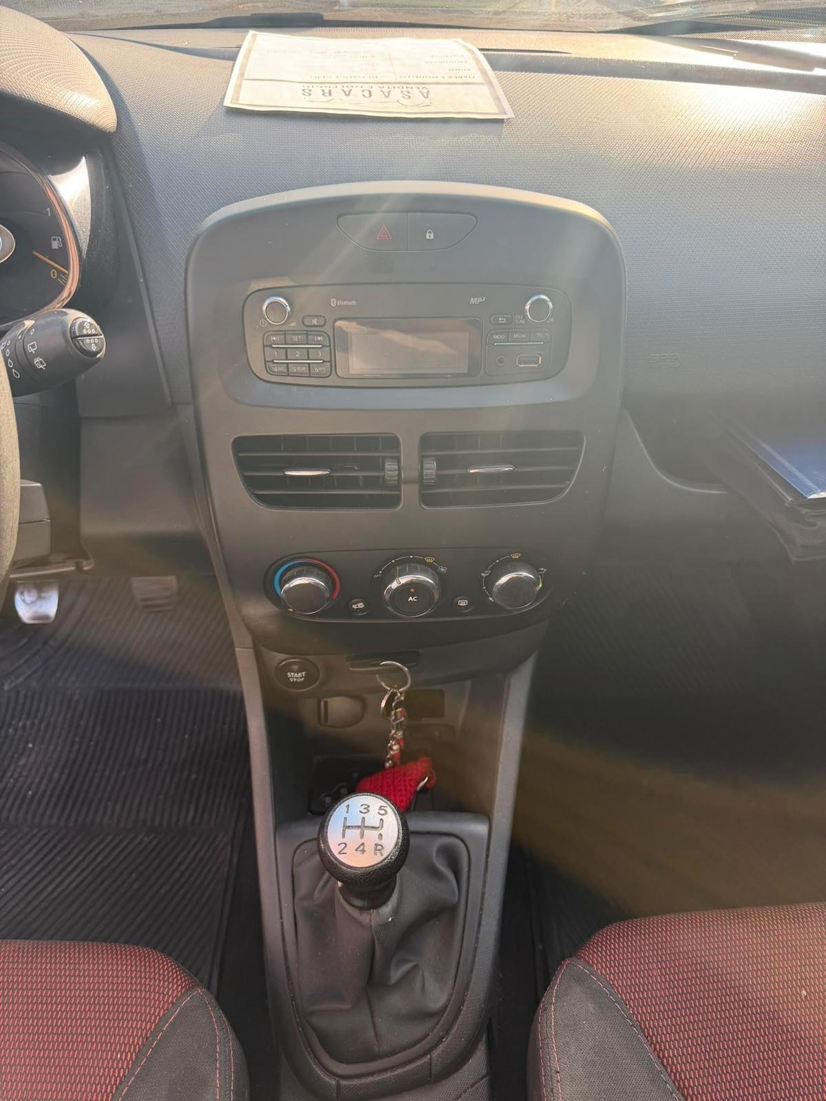 Renault Clio 1.2 75CV GPL 5 porte