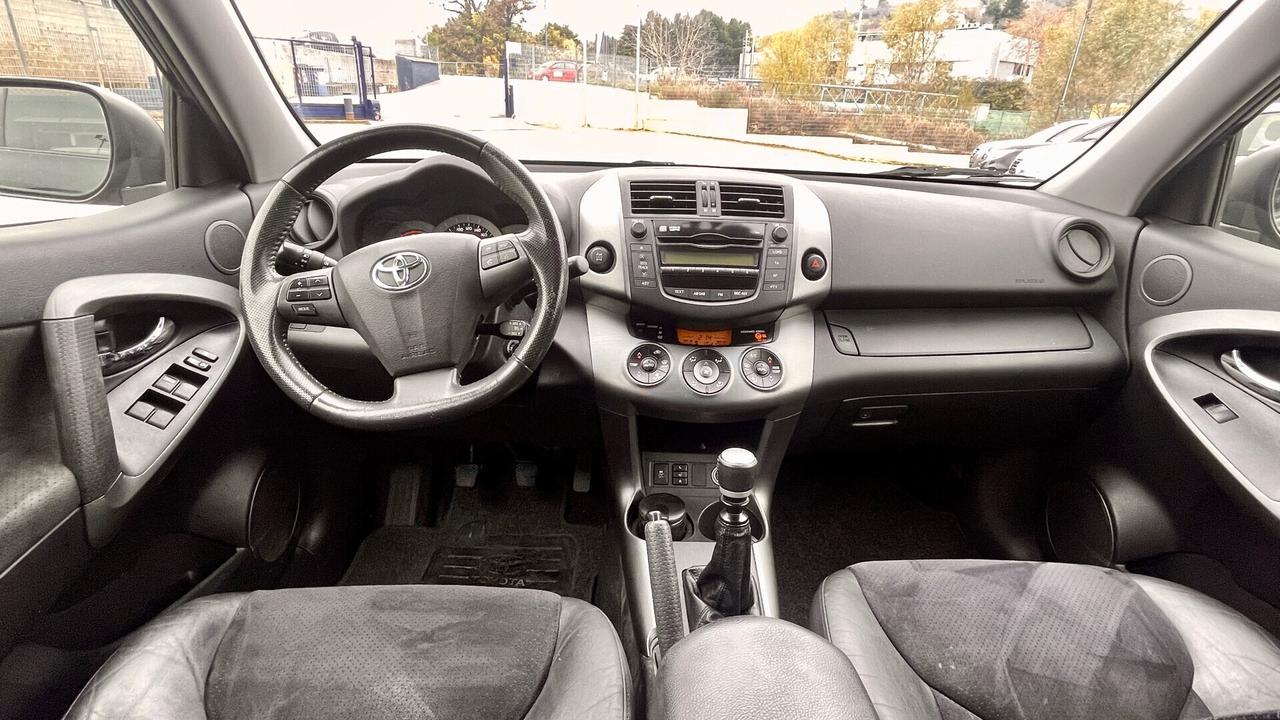 Toyota RAV 4 2.2 D-4D 150 CV 6M 4X4 BLOCCAGGIO DIFF.-INTERNO PELLE-ALCANTARA-CRUISE