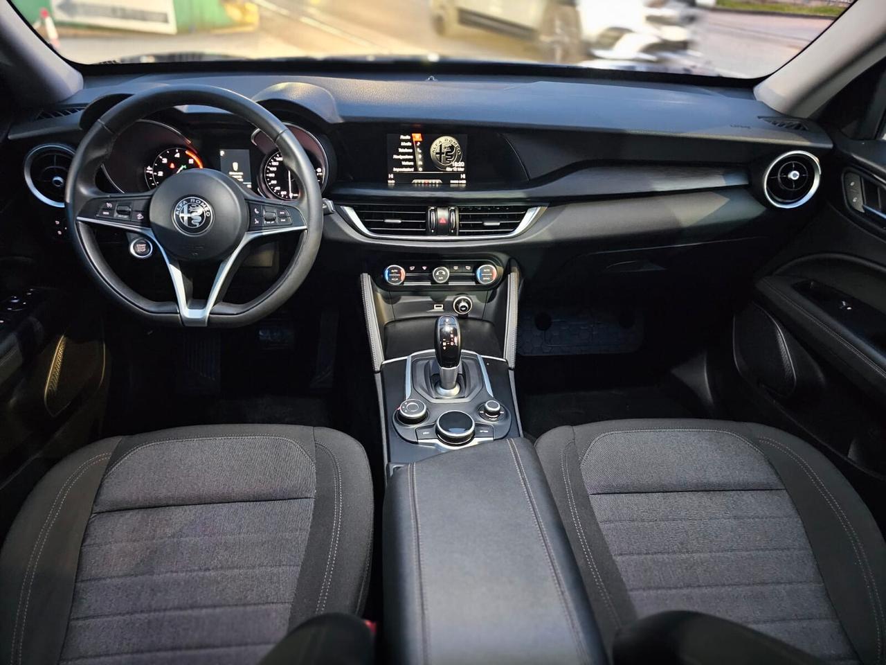 Alfa Romeo Stelvio 2.2 Turbodiesel 180 CV AT8 Q4 Business