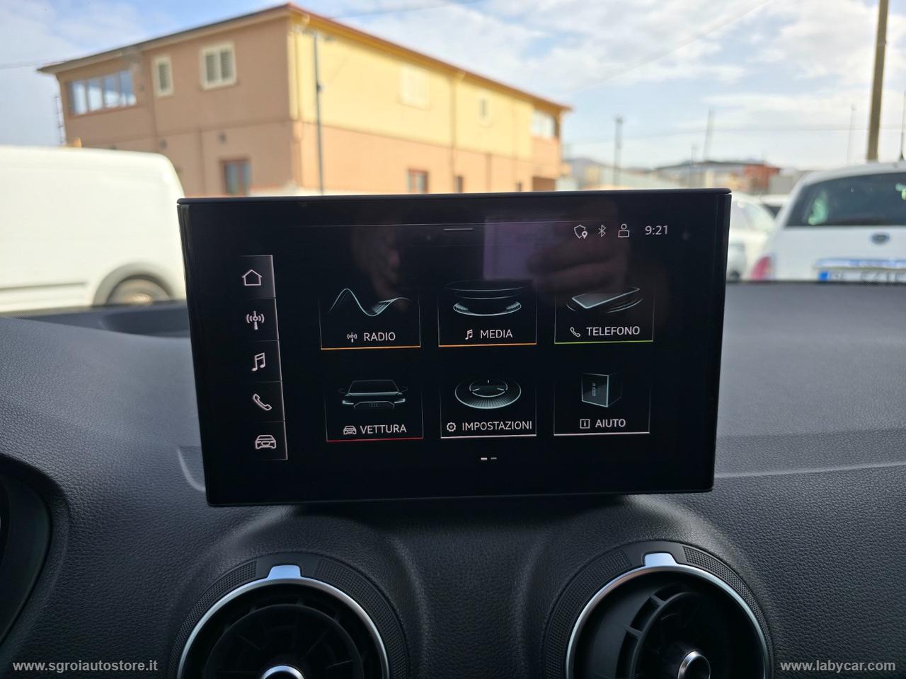 AUDI Q2 30 TDI Business Advanced