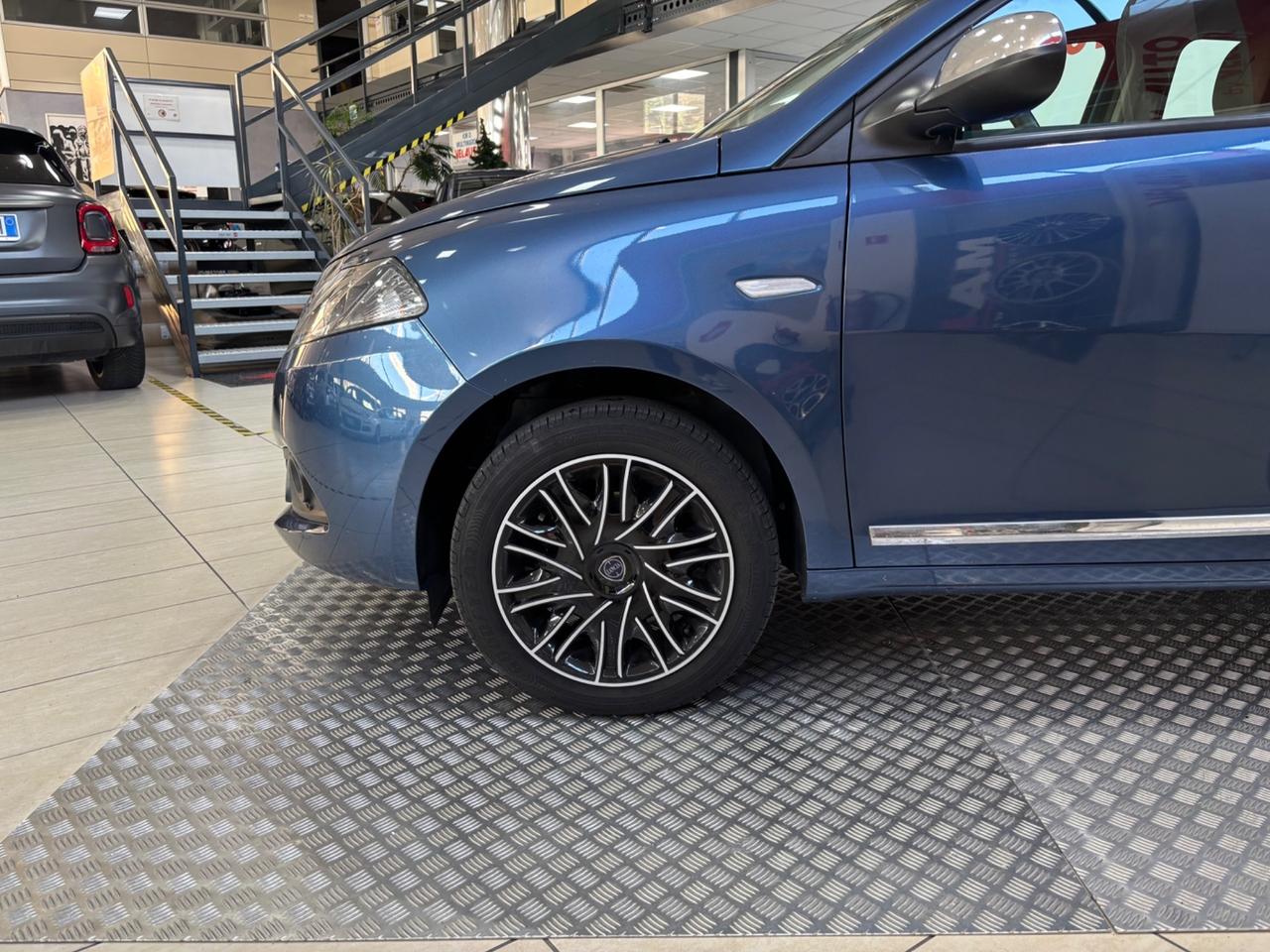 Lancia Ypsilon 1.0 FireFly 5 porte S&S Hybrid Ecochic Gold