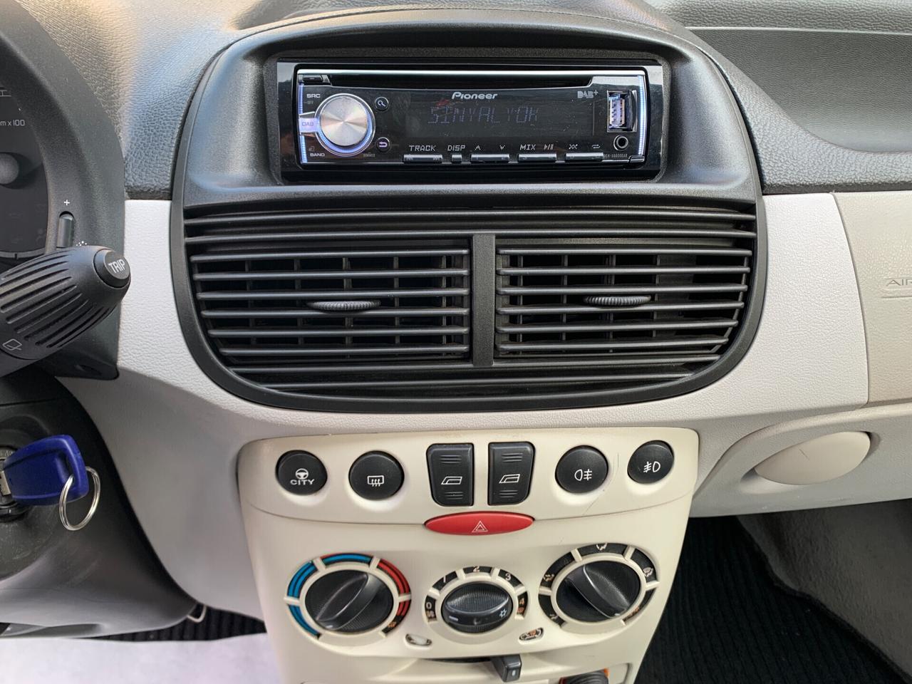 Fiat Punto 1.2i cat 5 porte ELX