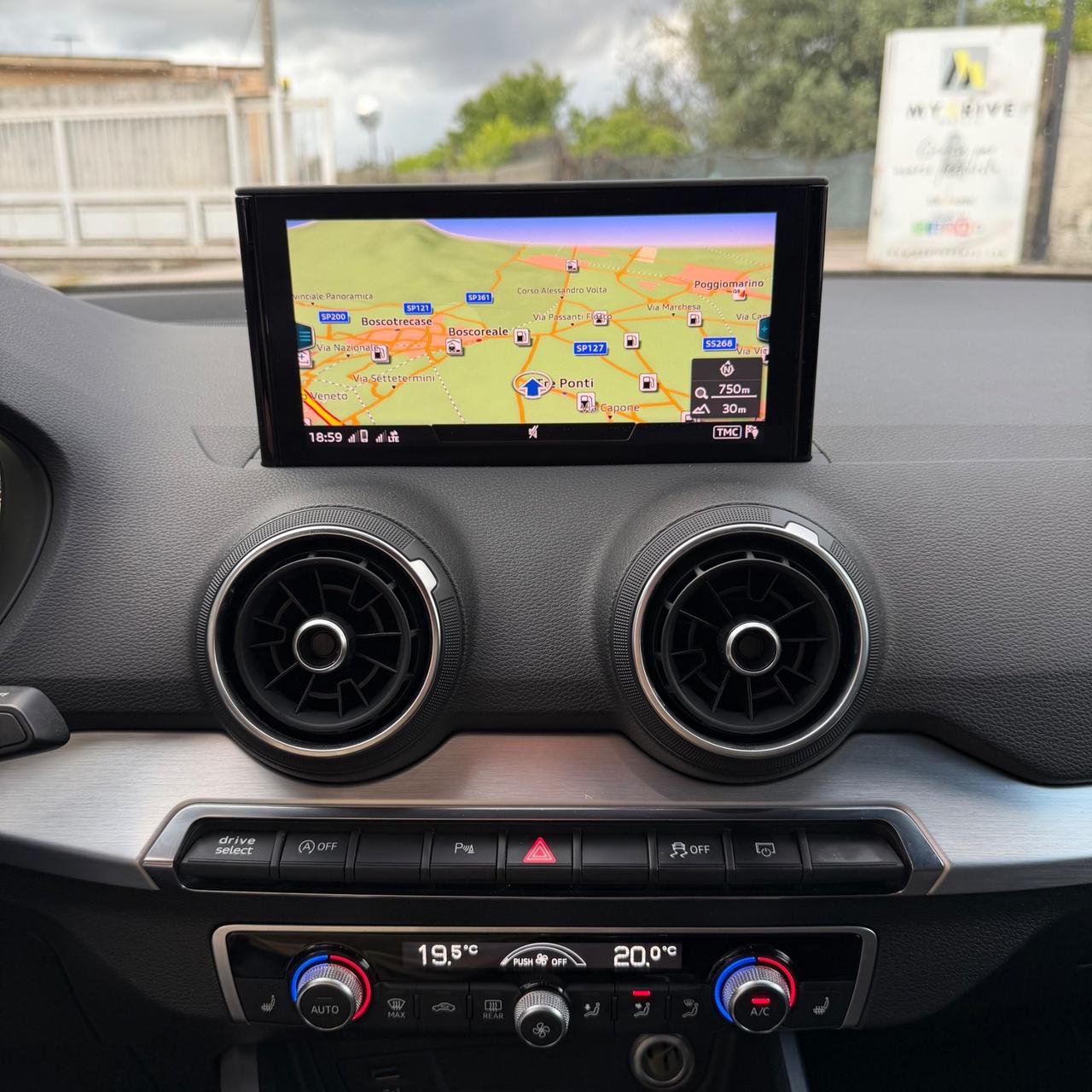 Audi Q2 1.6 TDI S-LINE FULL