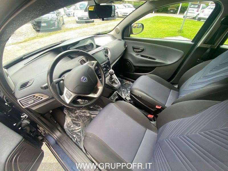 Lancia Ypsilon 1.0 FireFly 5 porte S&S Hybrid Ecochic Gold
