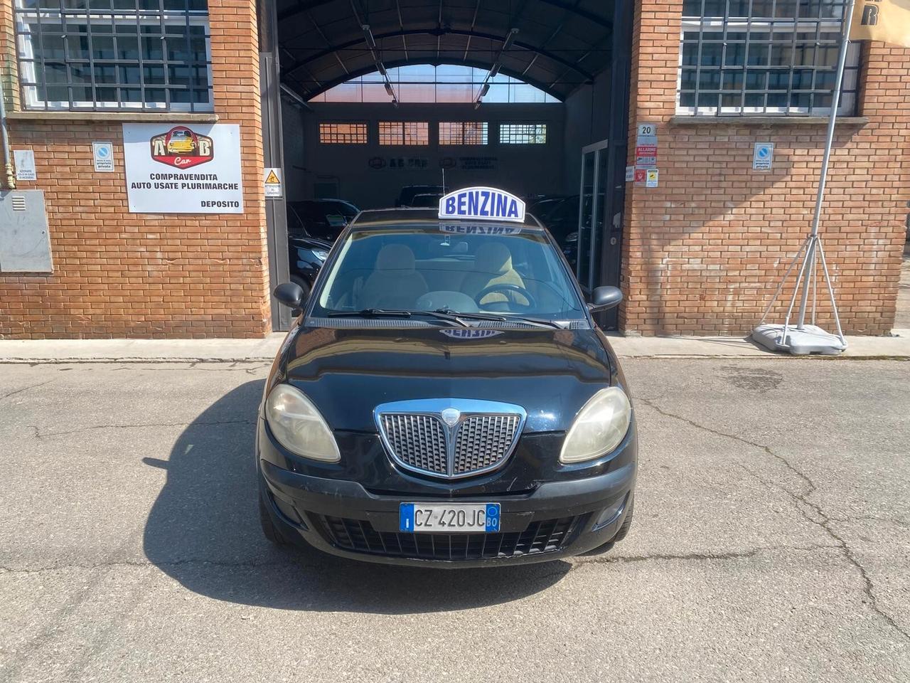 Lancia Ypsilon 1.2 Argento 80cv - OK NEOPATENTATI