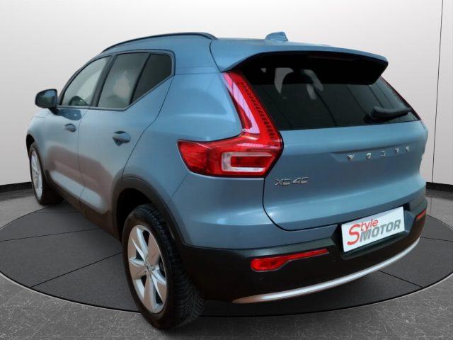 VOLVO XC40 B3 automatico Business MHEV Certificata