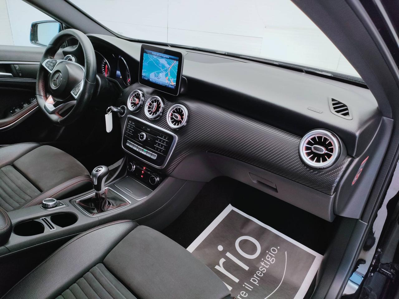 Mercedes-Benz Classe A - W176 - A 180 d Premium my16