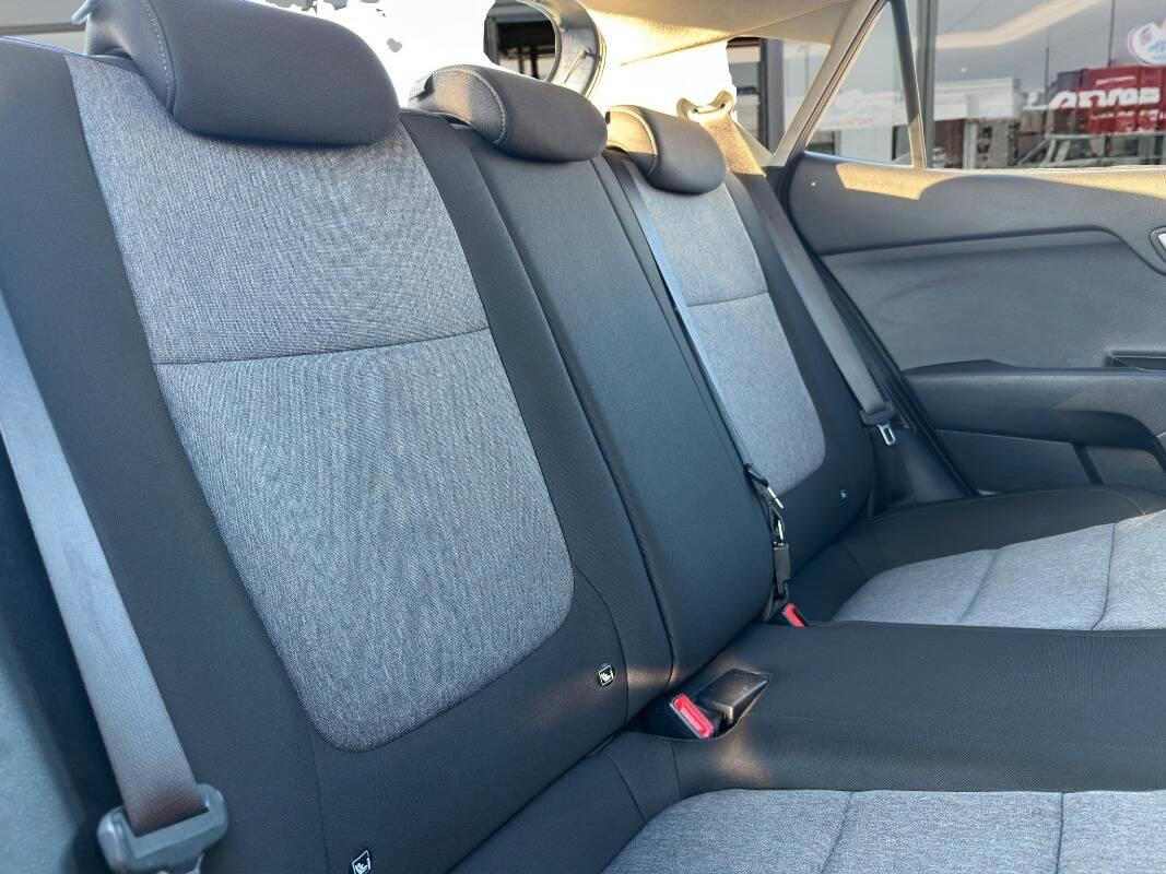 Kia Stonic 1.0 t-gdi mhev Urban 100cv CON TELECAM E CARPLAY