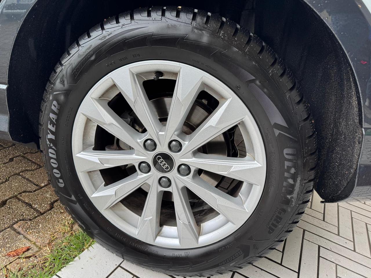 Audi Q3 SPB 45 TFSI e S tronic Business Plus