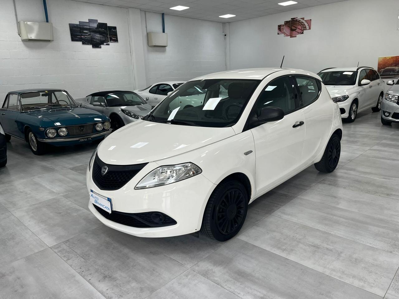 Lancia Ypsilon 1.0 hybrid