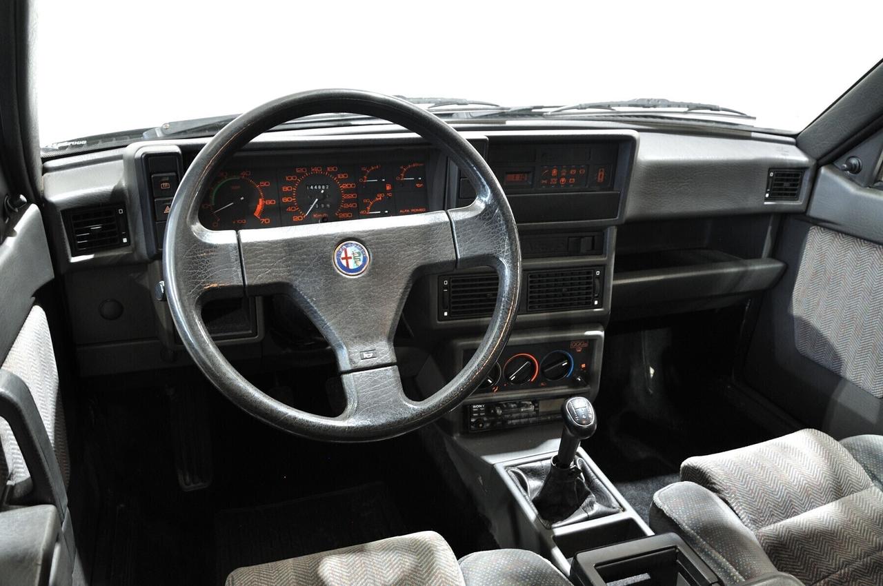 Alfa Romeo 75 2.0i Twin Spark CRS RIAR targa MI