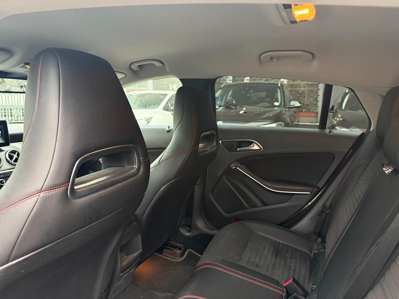 Mercedes-Benz CLA 200 Shooting Brake d Premium 4matic