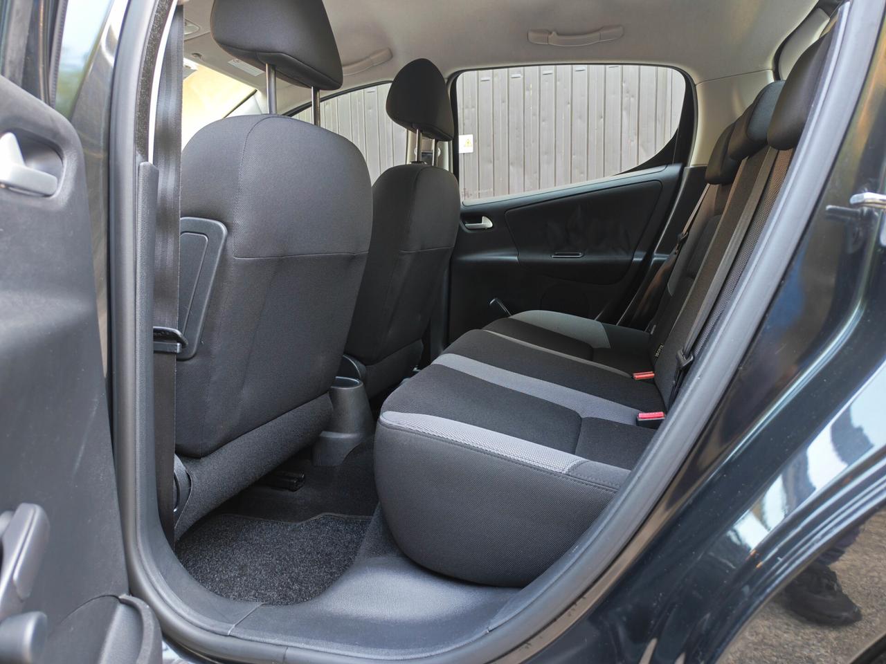 Peugeot 207 1.4 BENZINA 95cv / 43.000km / Unipro