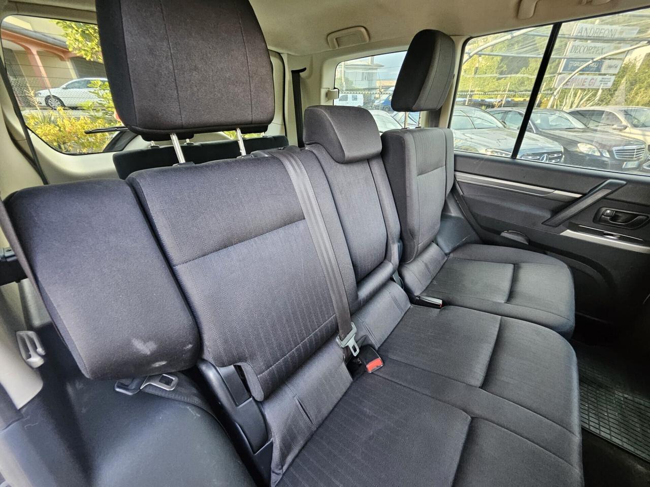Mitsubishi Pajero 3.2 DI-D 16V aut. 5p. Instyle DPF CARPLAY