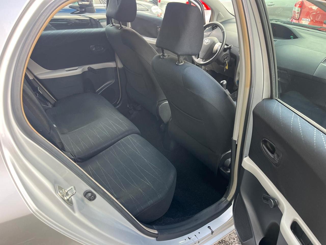 Toyota Yaris 1.0 5 porte Sol