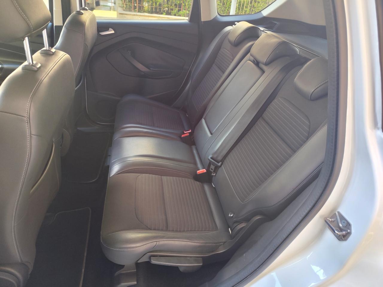 Ford Kuga 1.5 TDCI 120CV 2WD Titanium