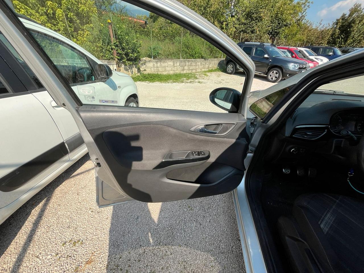 Opel Corsa 1.4 90CV GPL Tech 5 porte b-Color