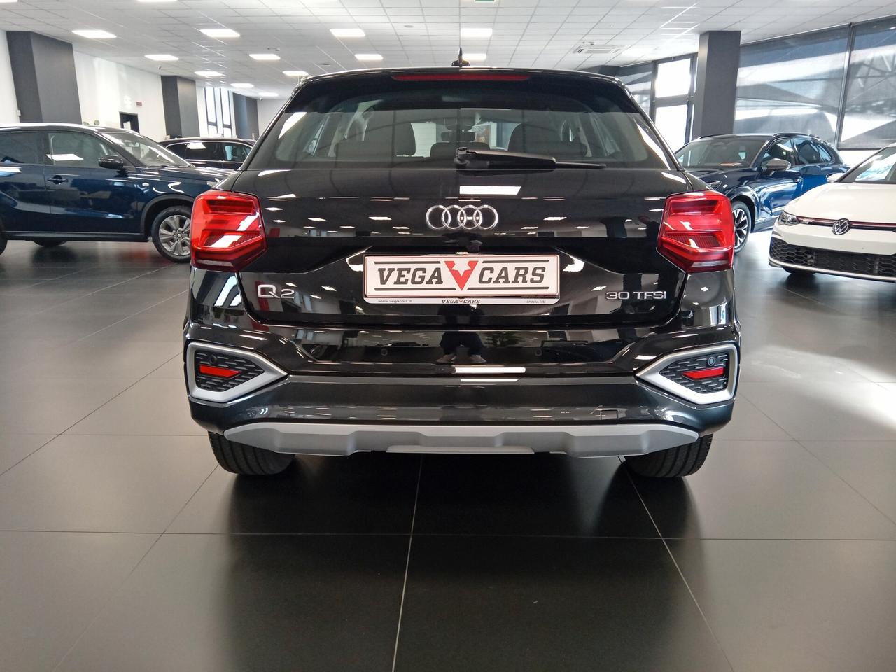 Audi Q2 30 TFSI Business Advanced