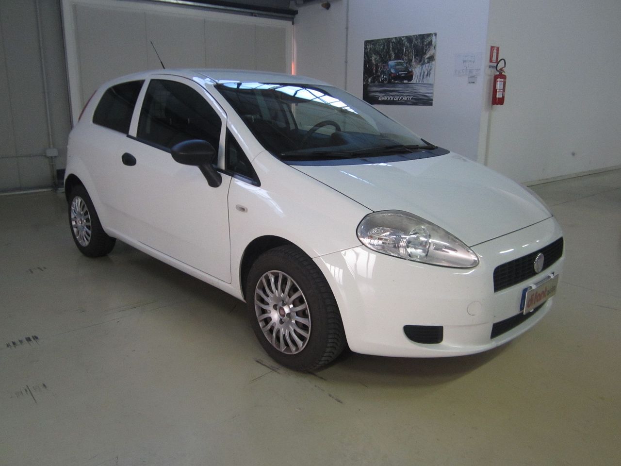 Fiat Punto Grande Punto Van 1.3 MJT II 75 CV 3 porte - AUTOCARRO - NEOPATENTATI -