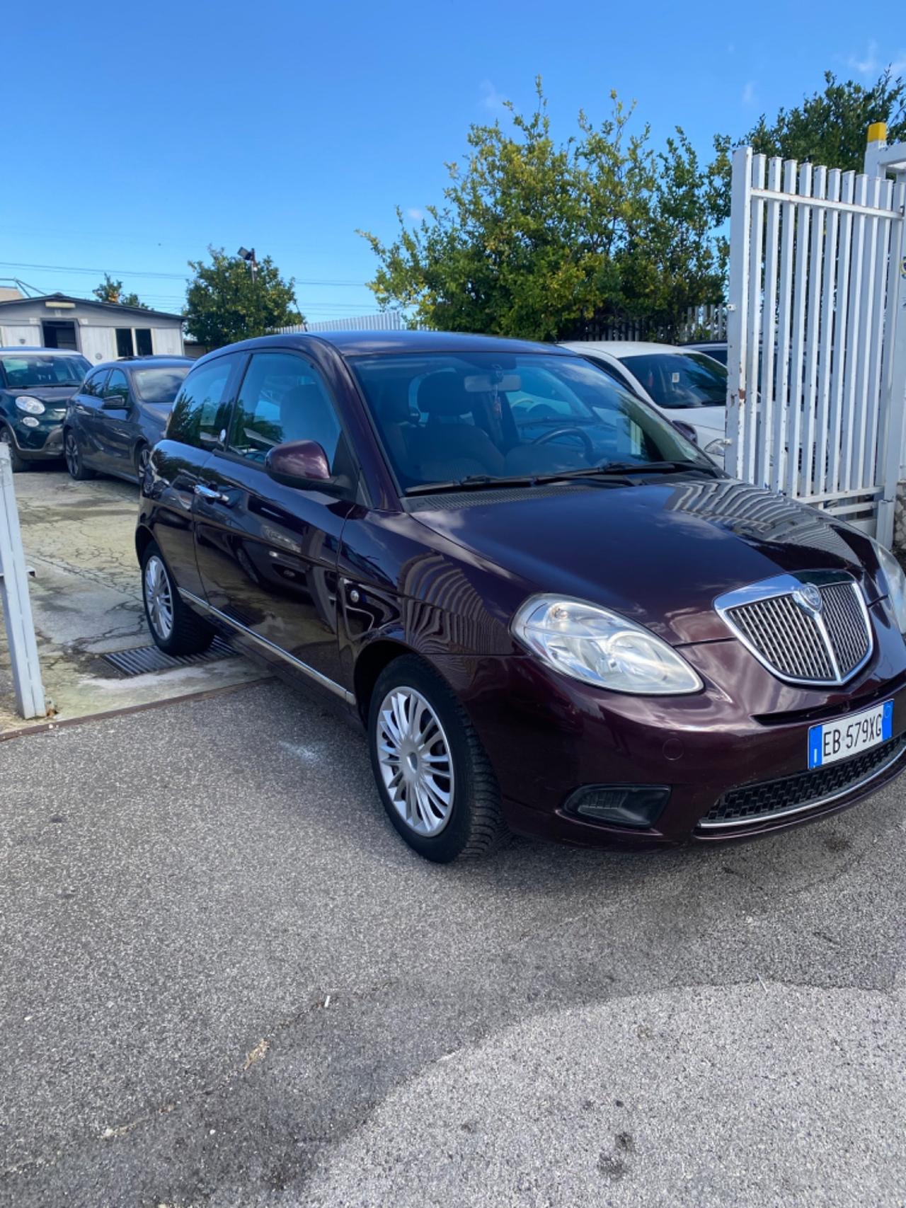 Lancia Ypsilon 1.4 Platino Ecochic GPL