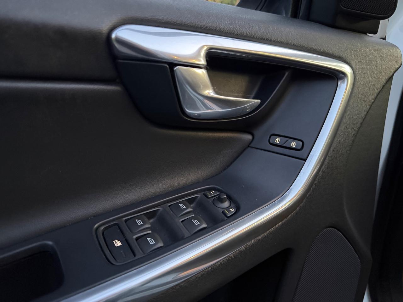 Volvo XC60 2.0 D3 150CV OCEAN RACE EURO6