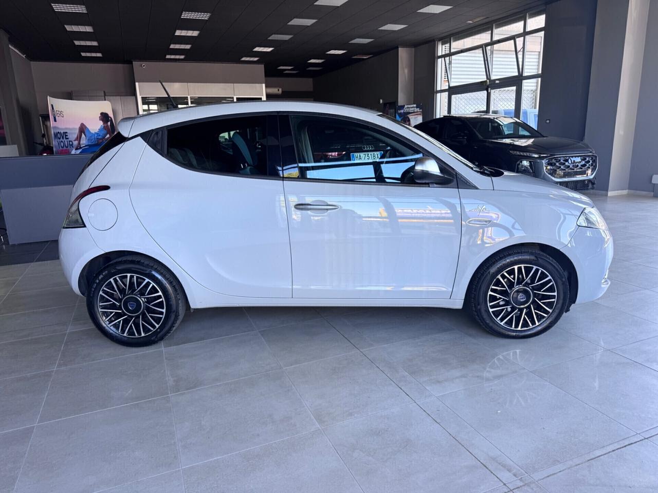 LANCIA YPSILON 1.3 MJET VERSIONE MYA