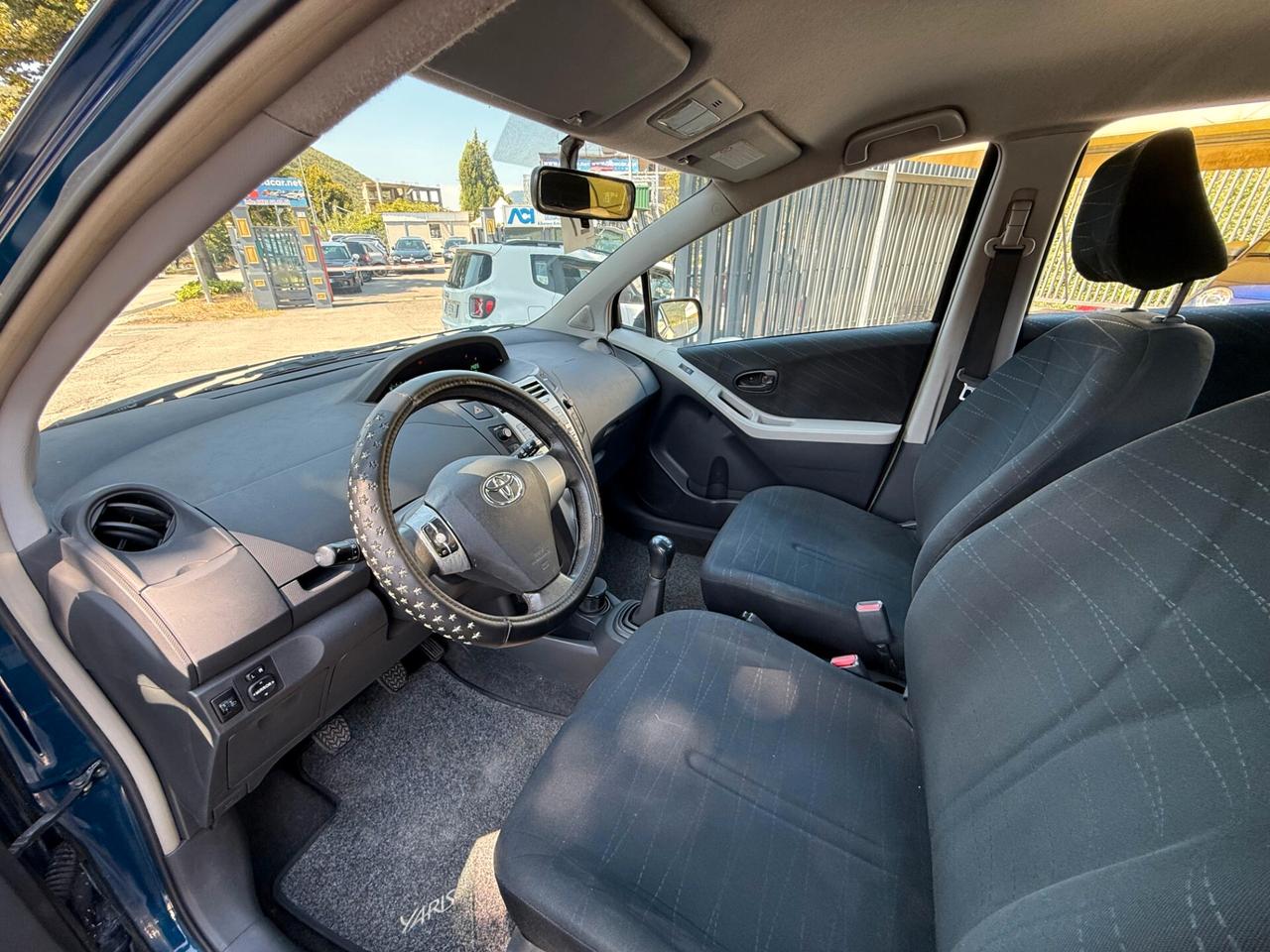 Toyota Yaris 1.0 VVT-i 69 CV 5P Sol