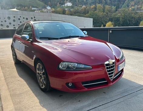 Alfa Romeo 147 1.6 16V 5 porte Distinctive - OK Neopatentato !