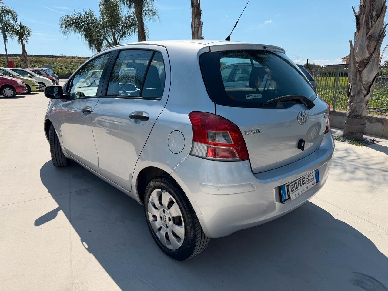 TOYOTA YARIS ANNO 2010 1.0 BENZINA 69 CV