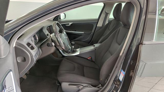 VOLVO V60 D2 1.6 Momentum