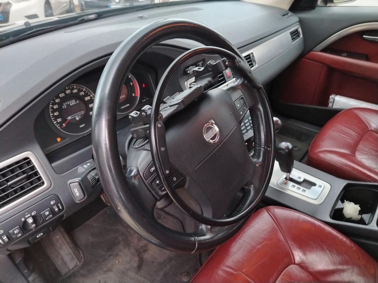 Volvo V70 2.4 D5 Summum
