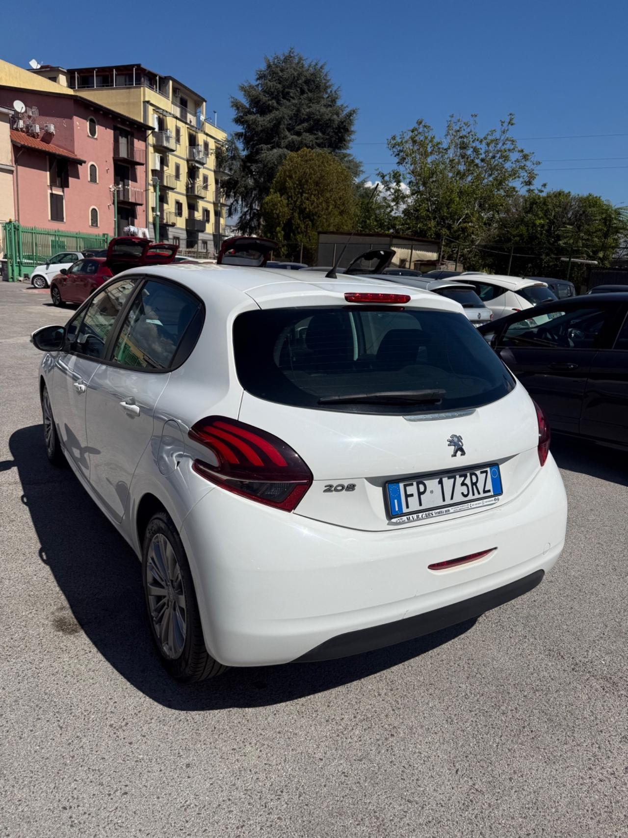 Peugeot 208 BlueHDi 1.6 75 5 porte Allure